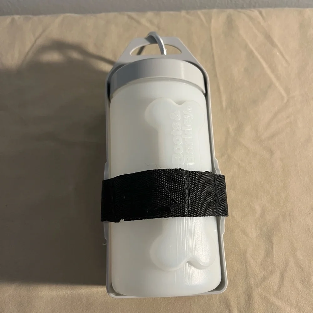 New 16 oz Portable Dog Water Comtainer